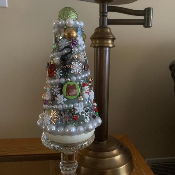 *** SOLD *** “Christmas Kittens In The Snow” Junkdrawer Tree Handmade Decoration - Picture 4 of 13